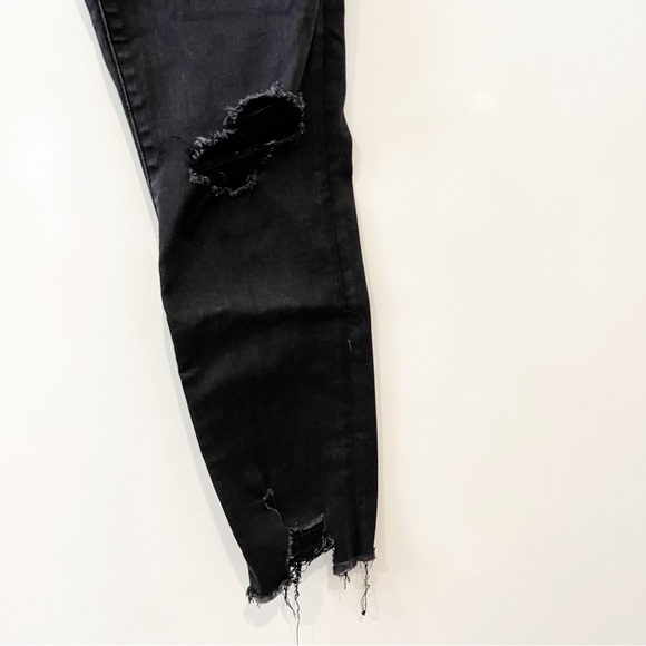 Abercrombie & Fitch High Rise Super Skinny Ankle Distressed Black Jeans - Picture 3 of 11